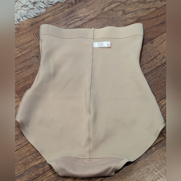 STRM LINE Firm Control nude Bonded Leg Hi Waist Shaping Brief Panty Womens Sz S - Picture 5 of 8